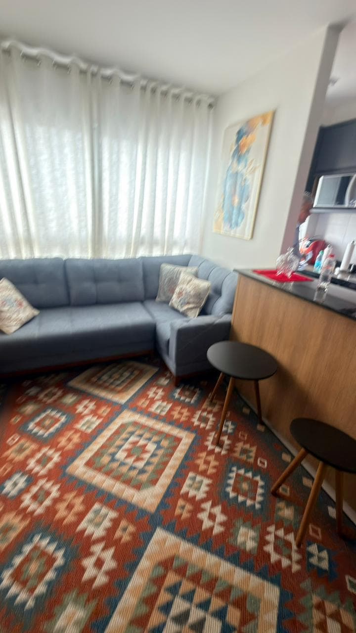 Apartamento 3 quartos, 1 suíte, completo em armários, 2 vagas de garagem, andar alto - Aeroviário