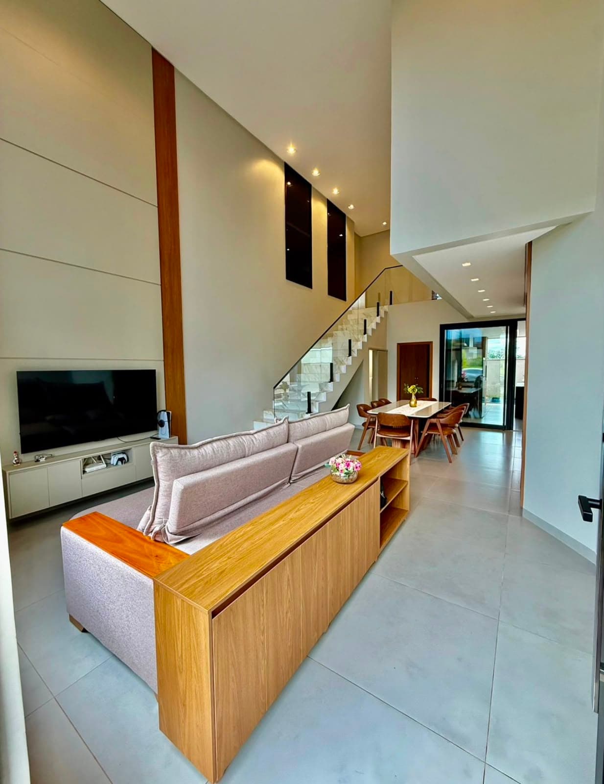 SOBRADO DE ALTO PADRÃO | PARQVILLE JACARANDÁ