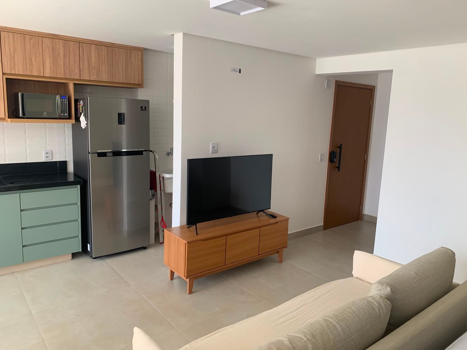 Apartamento 1/4, suíte, mobiliado, Ed Attol, Setor Marista