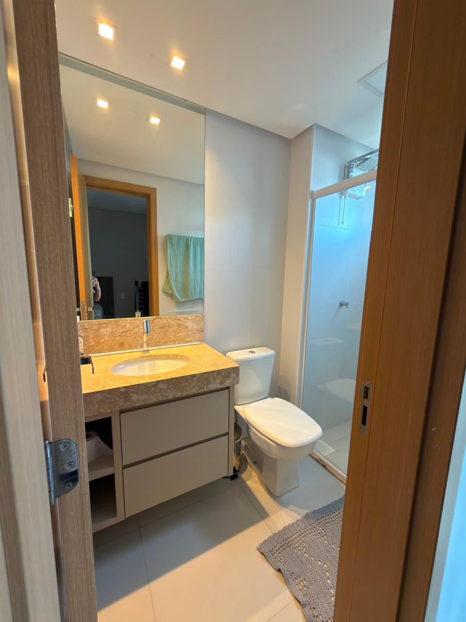 Apartamento 3 suítes 700m do Parque Vaca Brava