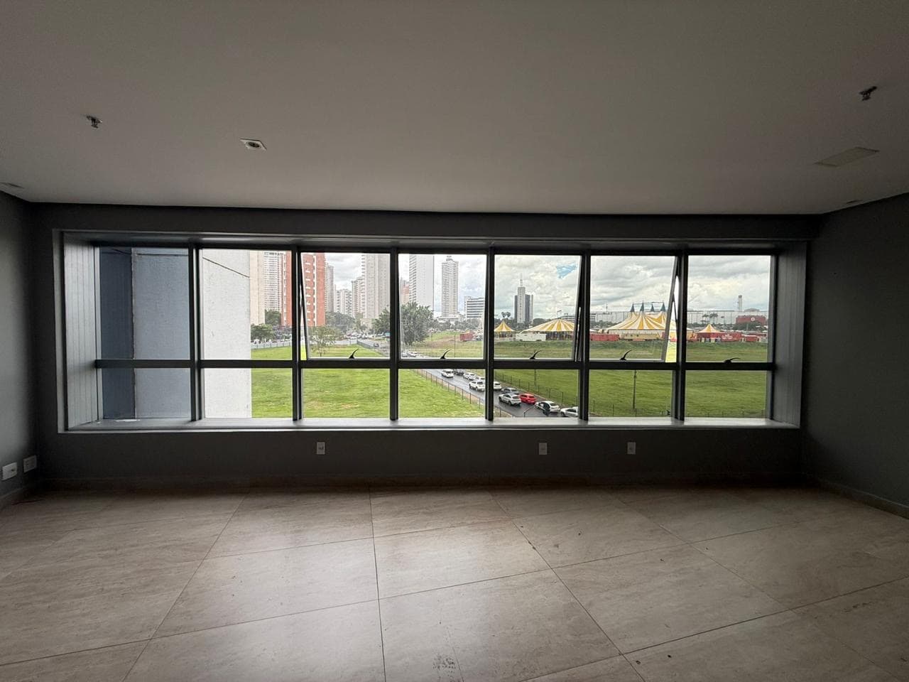 Sala Comercial à Venda – Jardim Goiás | Vista para o Flamboyant
