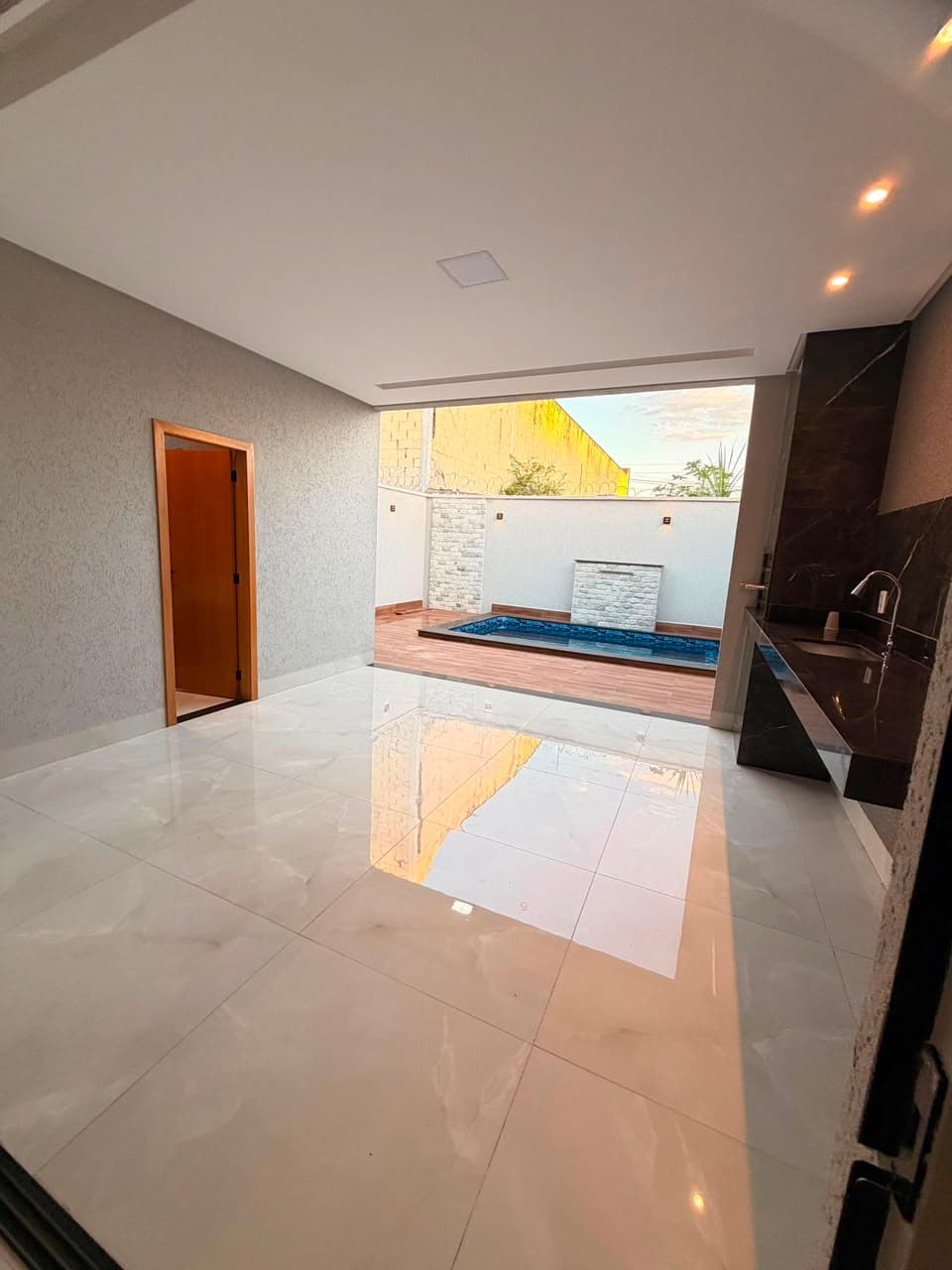 Casa Nova de Alto Padrão com 3 Suítes – Parque Industrial João Braz