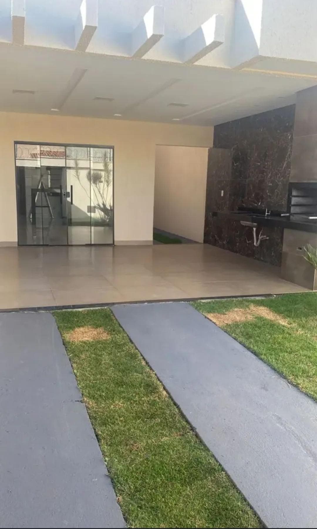 Casa 3 quartos - JARDIM COLORADO