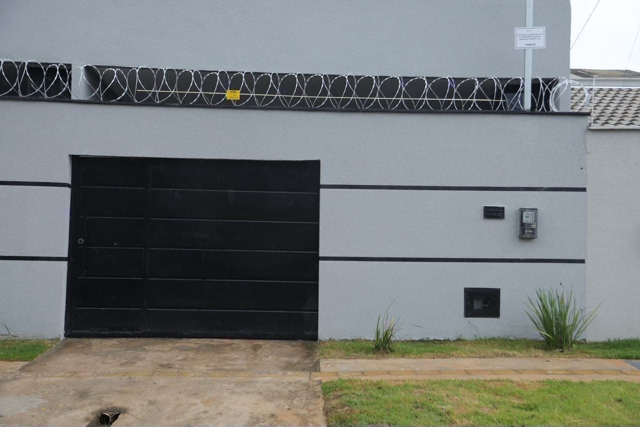 CASA EM SENADOR CANEDO