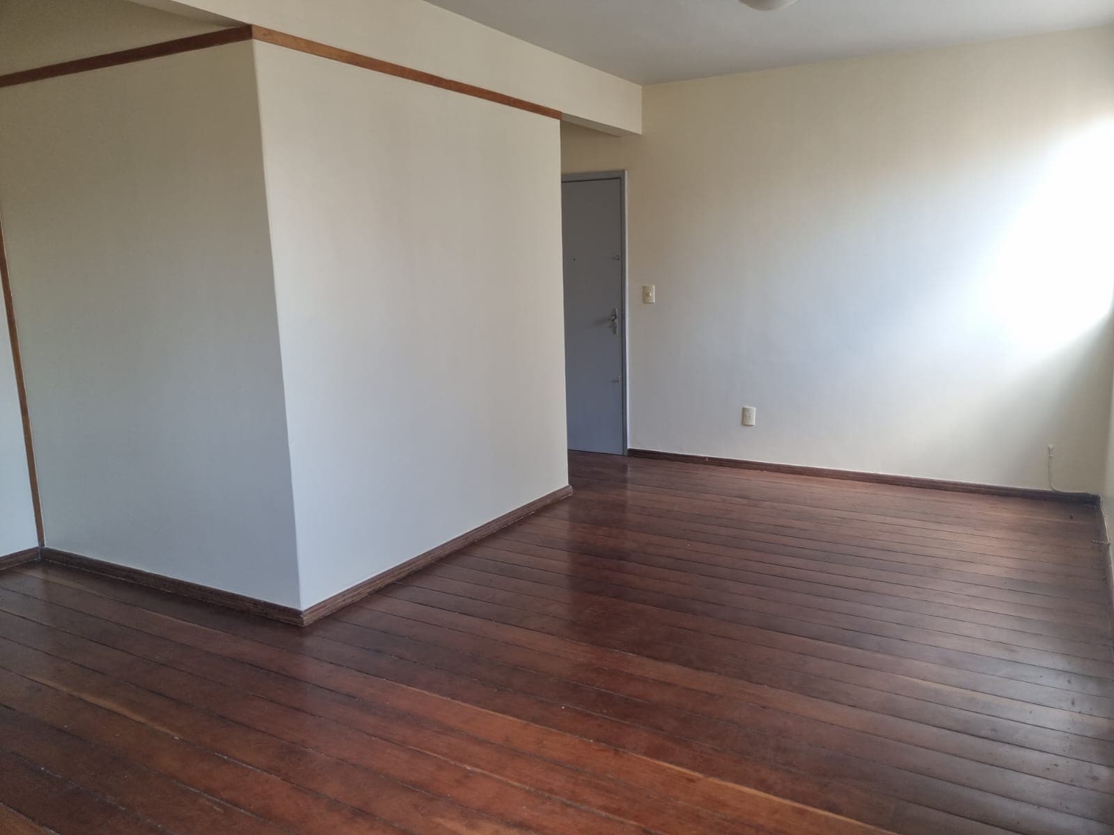 Apto Ed. Michigan | 96m² | 3 Quartos (1 Suíte) | Conforto e funcionalidade.