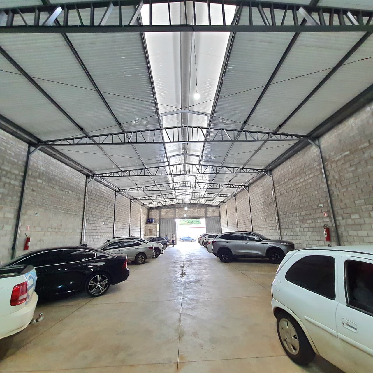 Galpão comercial no Setor Sul | 500m² | Estrutura moderna e versátil