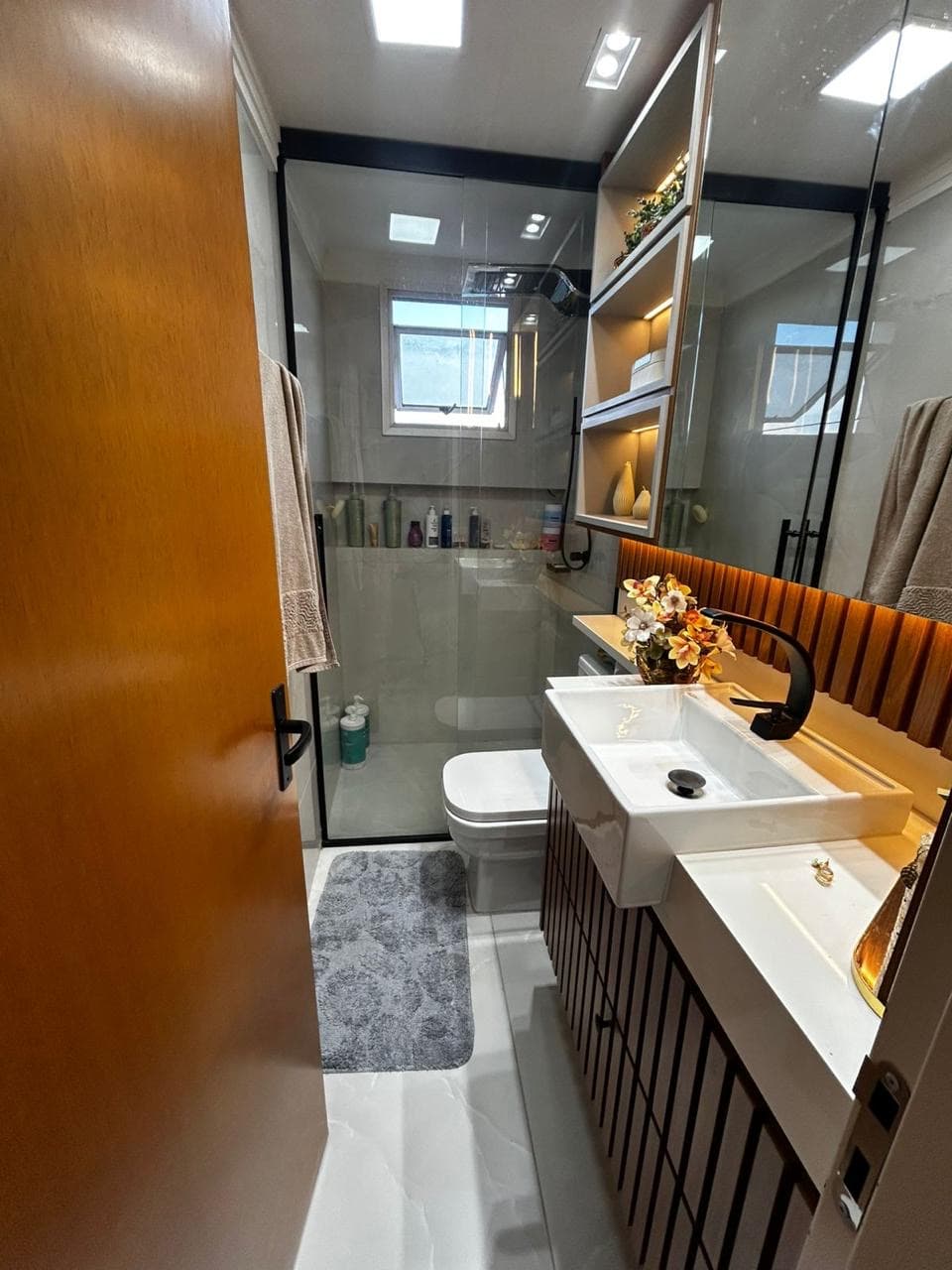 Portal das Flores, apartamento 2Q com suíte no Negrão de Lima
