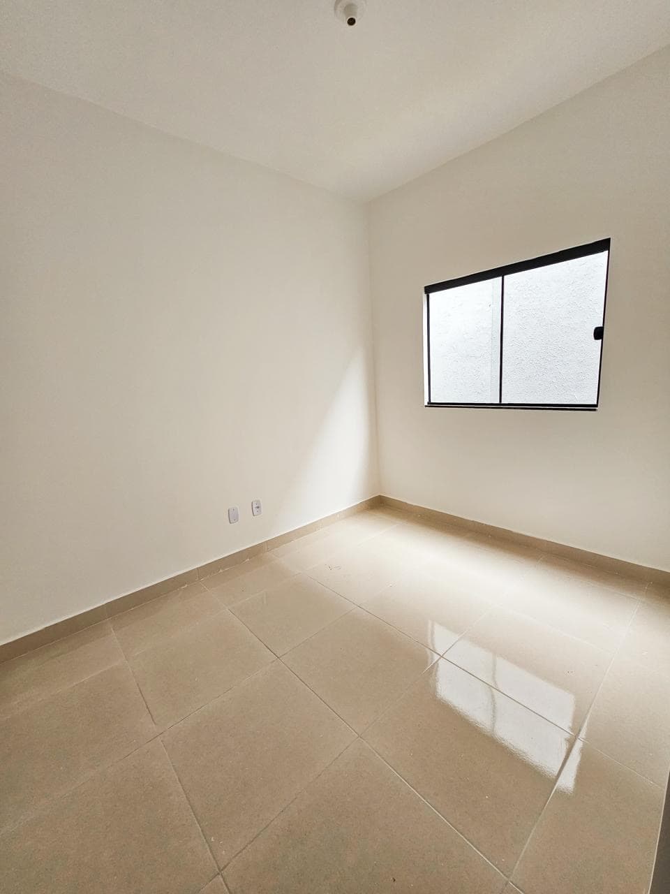 Casa 2Q com suíte - Jardim Real - Goiânia