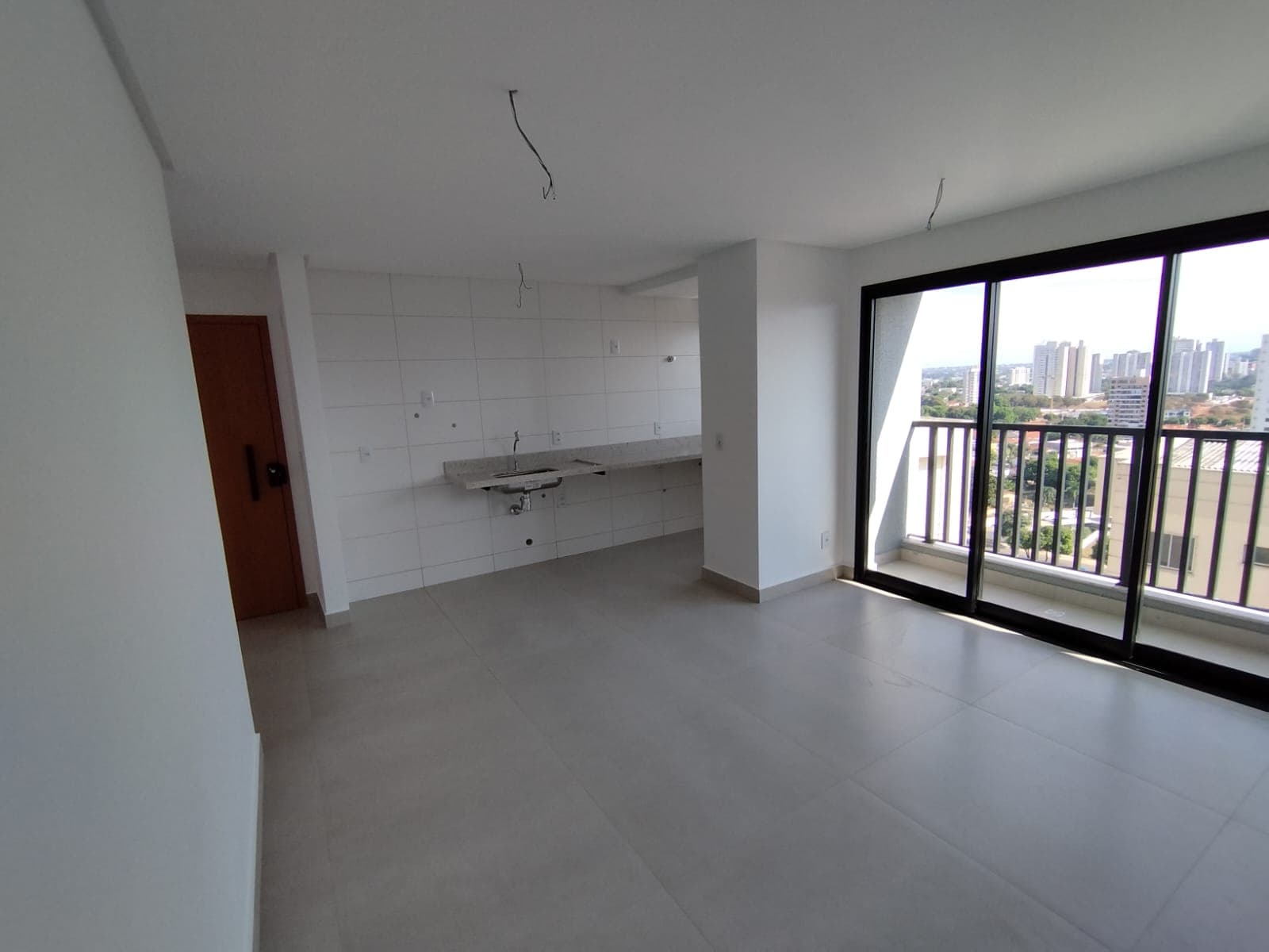 🏡 **LAKE HOUSE – 50 m² | Parque Amazônia | Andar Alto | 1 quarto**