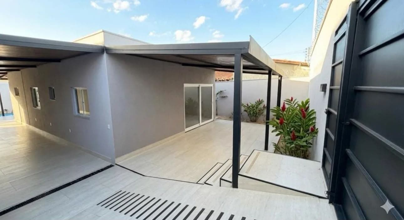 CASA PRÓXIMA AO GARAVELO SHOPPING 360M² DE LOTE
