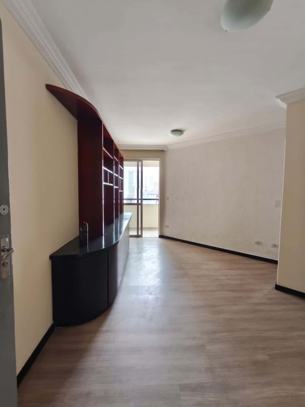 Opção exclusiva no Setor Bueno. Apartamento com SUÍTE, SACADA e LAZER!