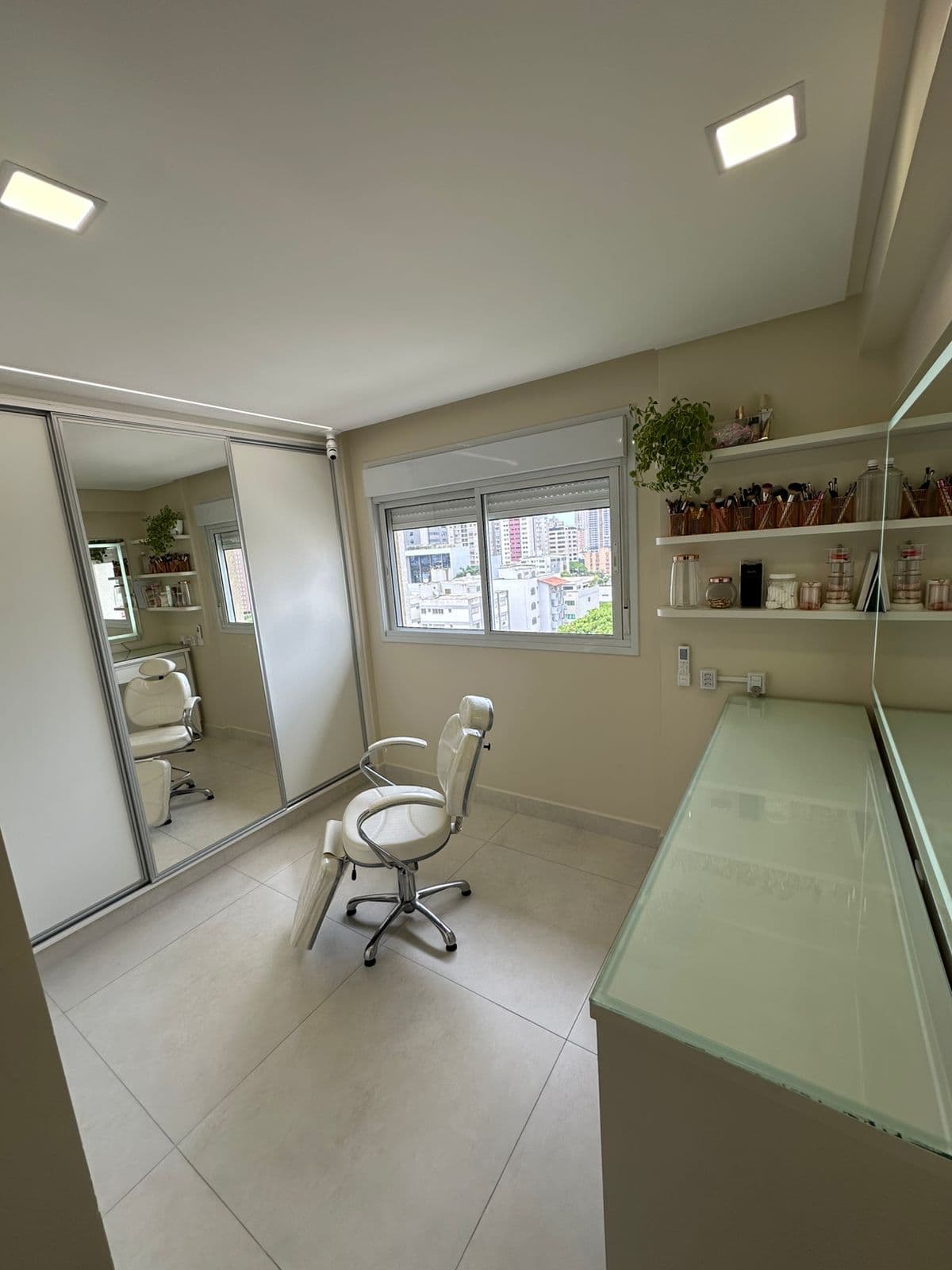Apartamento 3 suítes plenas no Setor Bueno