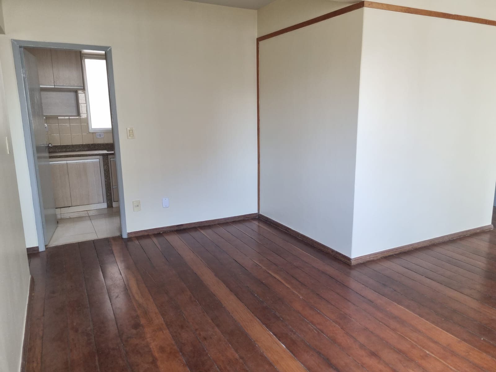 Apto Ed. Michigan | 96m² | 3 Quartos (1 Suíte) | Conforto e funcionalidade.