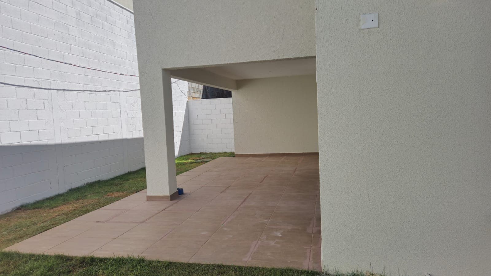 Casa 3/4 em condomínio fechado - 166m² - Jardins Marselhas