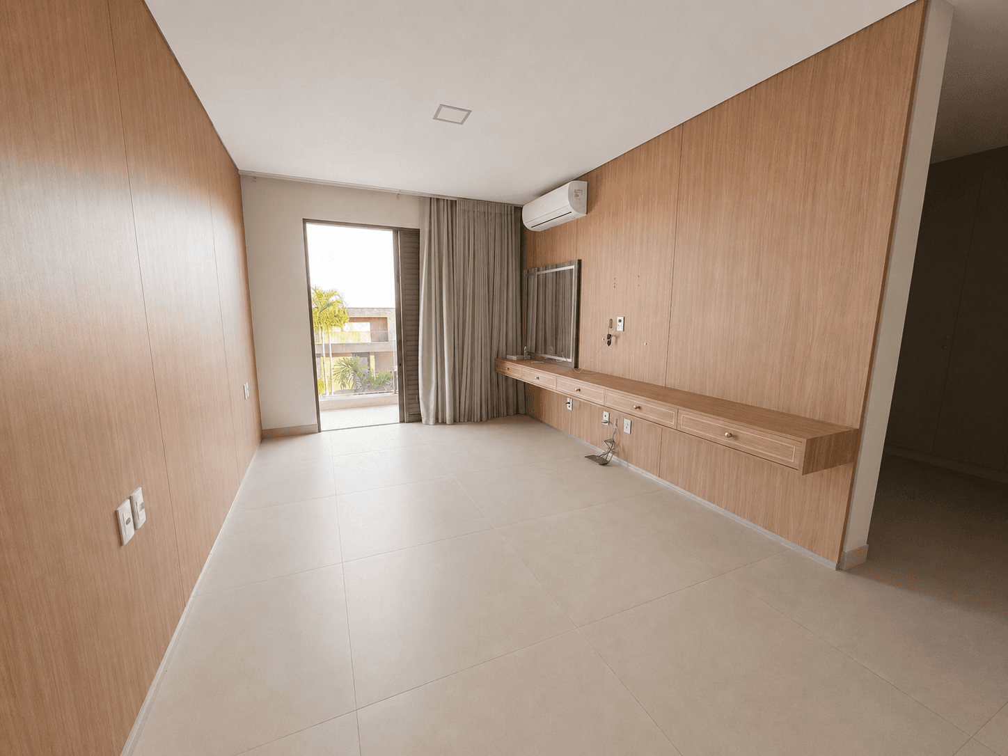 Sobrado Alto Padrão à Venda Portal do Sol Garden 4 Suítes 351 m² Luxuoso Sobrado no Portal do Sol Garden 580 m² de Terreno Goiania