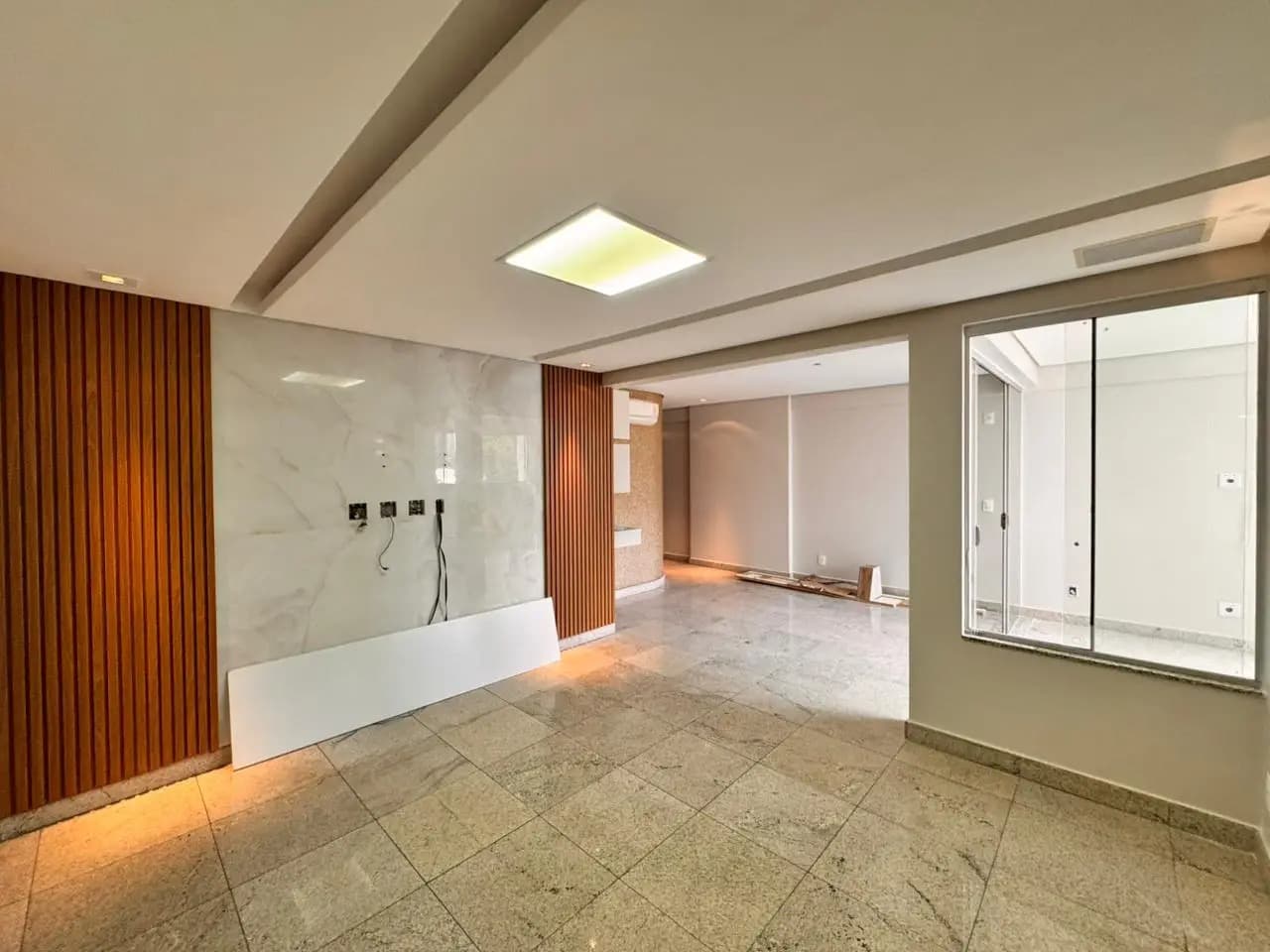 Apartamento 4 suítes no Setor Bueno