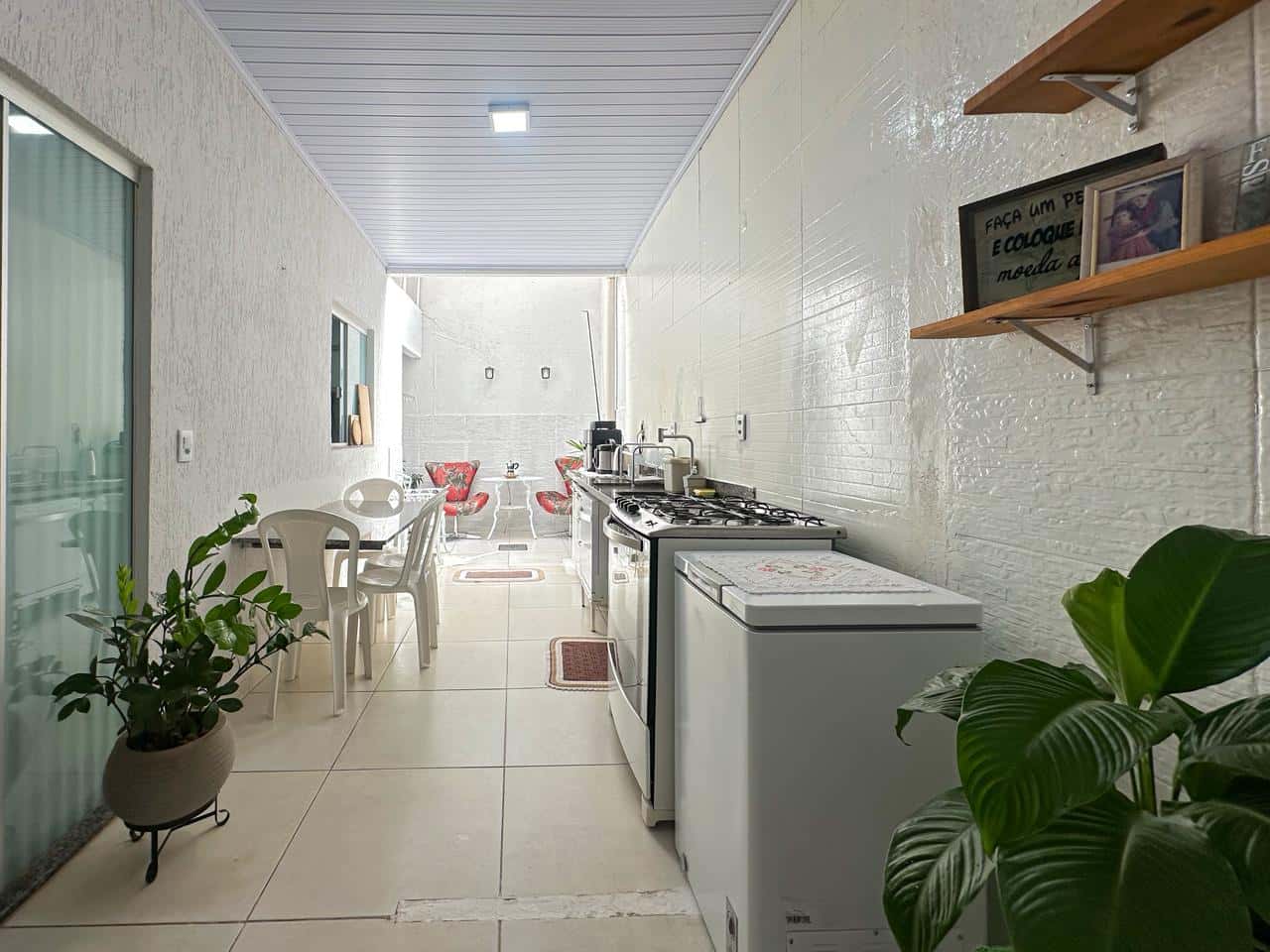 Sobrado Venda Jd Novo mundo 150 m² com 3 Quartos uma suíte, completo armários Goiânia