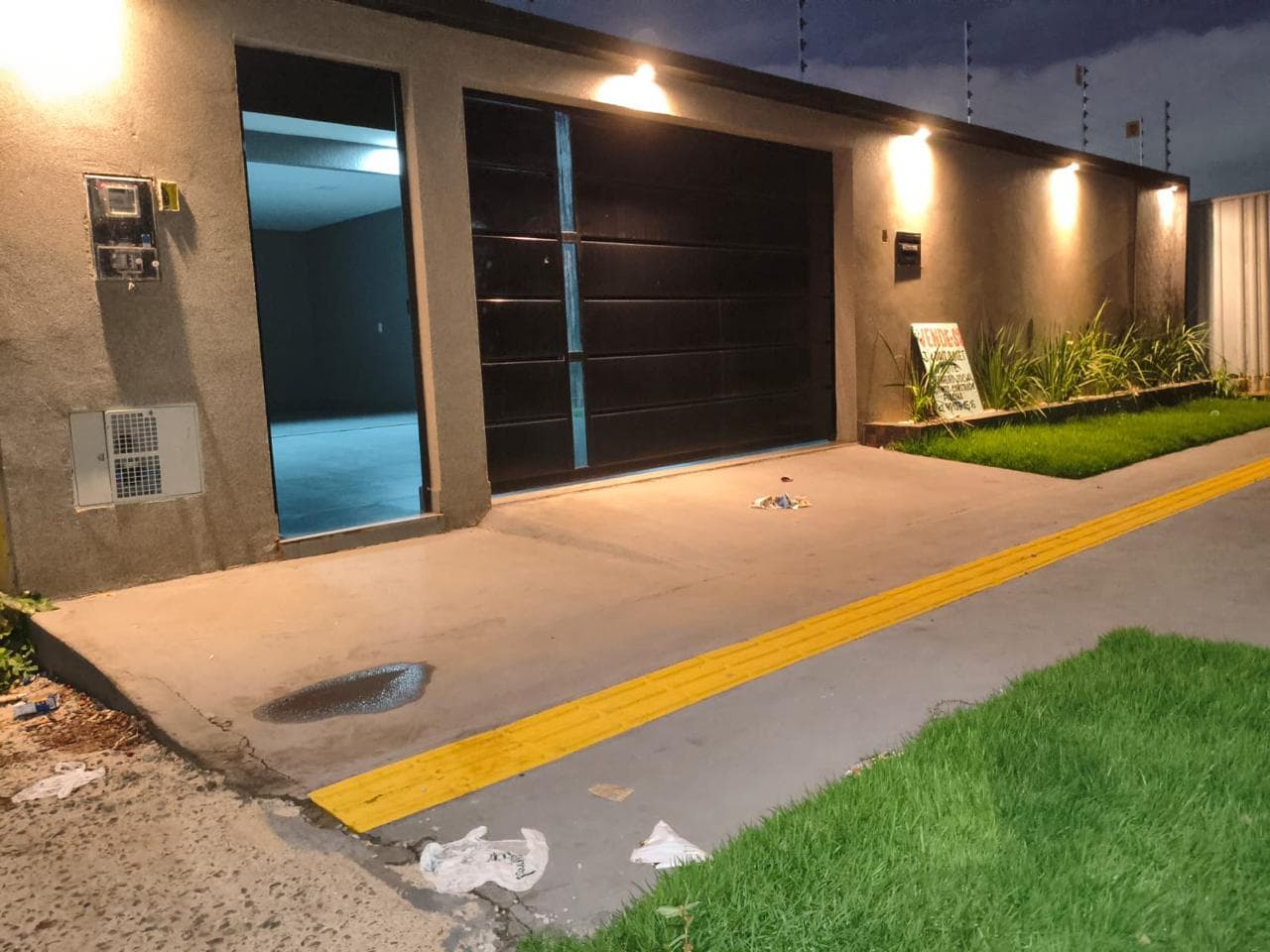 Sobrado 3 Suítes Setor Garavelo Aparecida de Goiânia com Piscina 375m