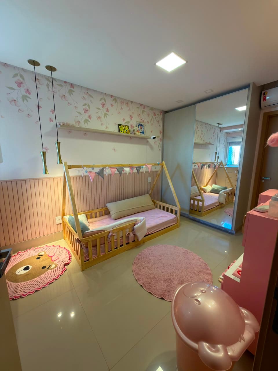 Apartamento 3 suítes 700m do Parque Vaca Brava