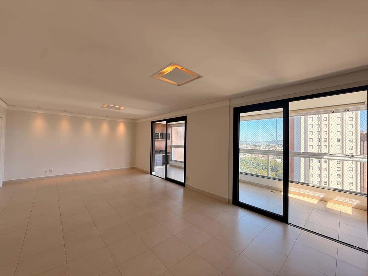 Ap. 4 suítes vista Lago das Rosas - Setor Oeste