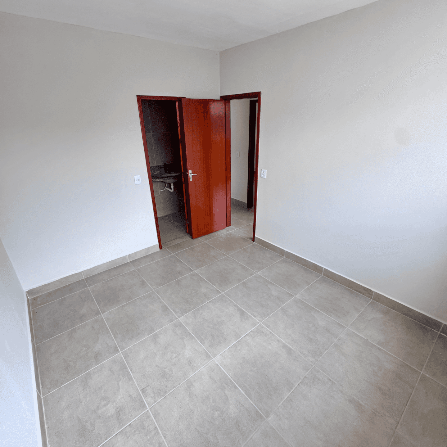 CASA À VENDA - MARISTA SUL - APARECIDA DE GOIÂNIA