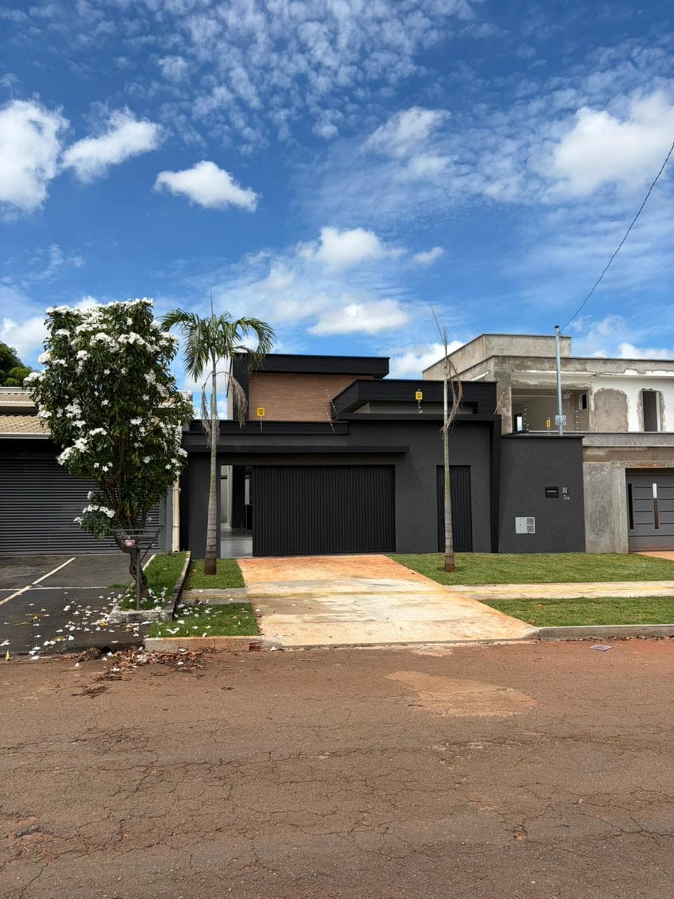 Belíssima Casa térrea de alto padrão à venda – Jardim América, Goiânia