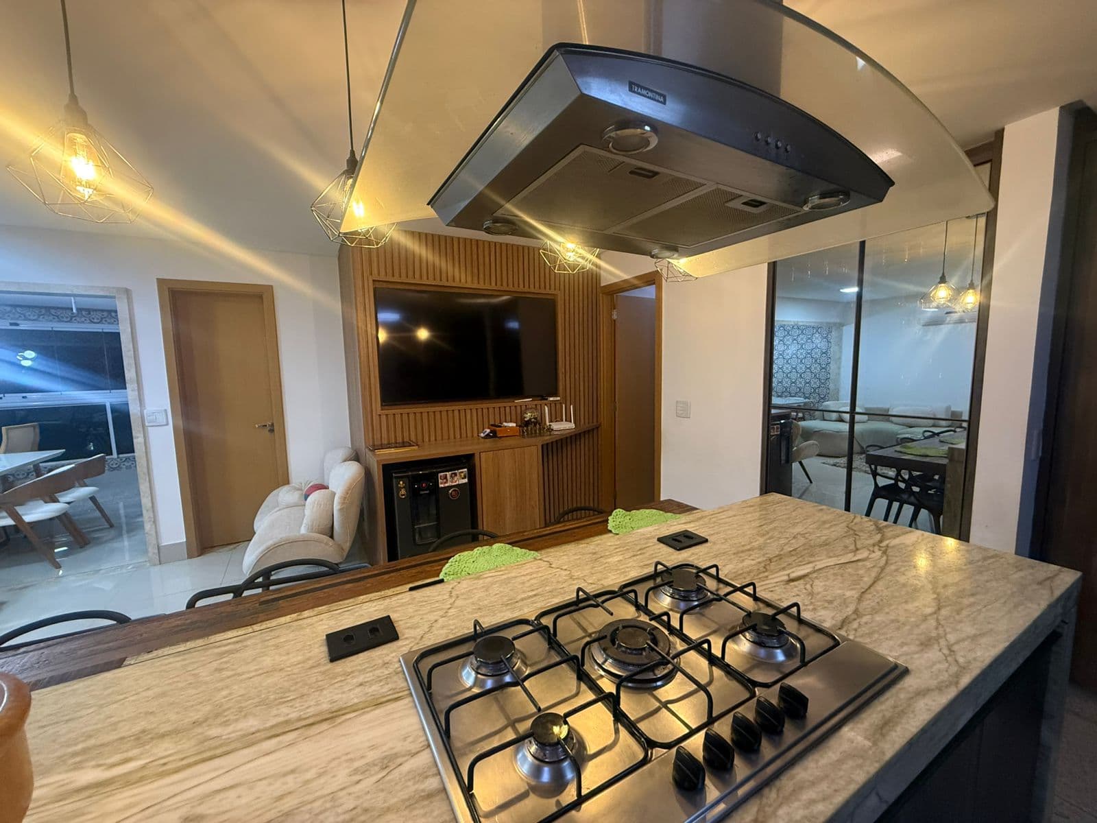 APARTAMENTO SETOR BUENO 130 M² | 4 QUARTOS | 3 SUÍTES | 3 VAGAS | NASCENTE | ANDAR ALTO