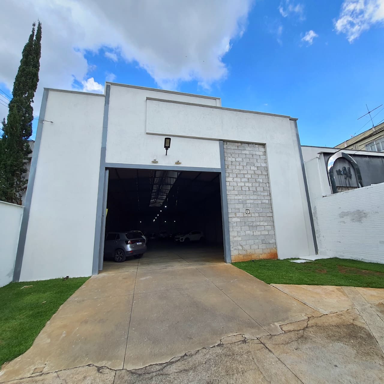 Galpão comercial no Setor Sul | 500m² | Estrutura moderna e versátil