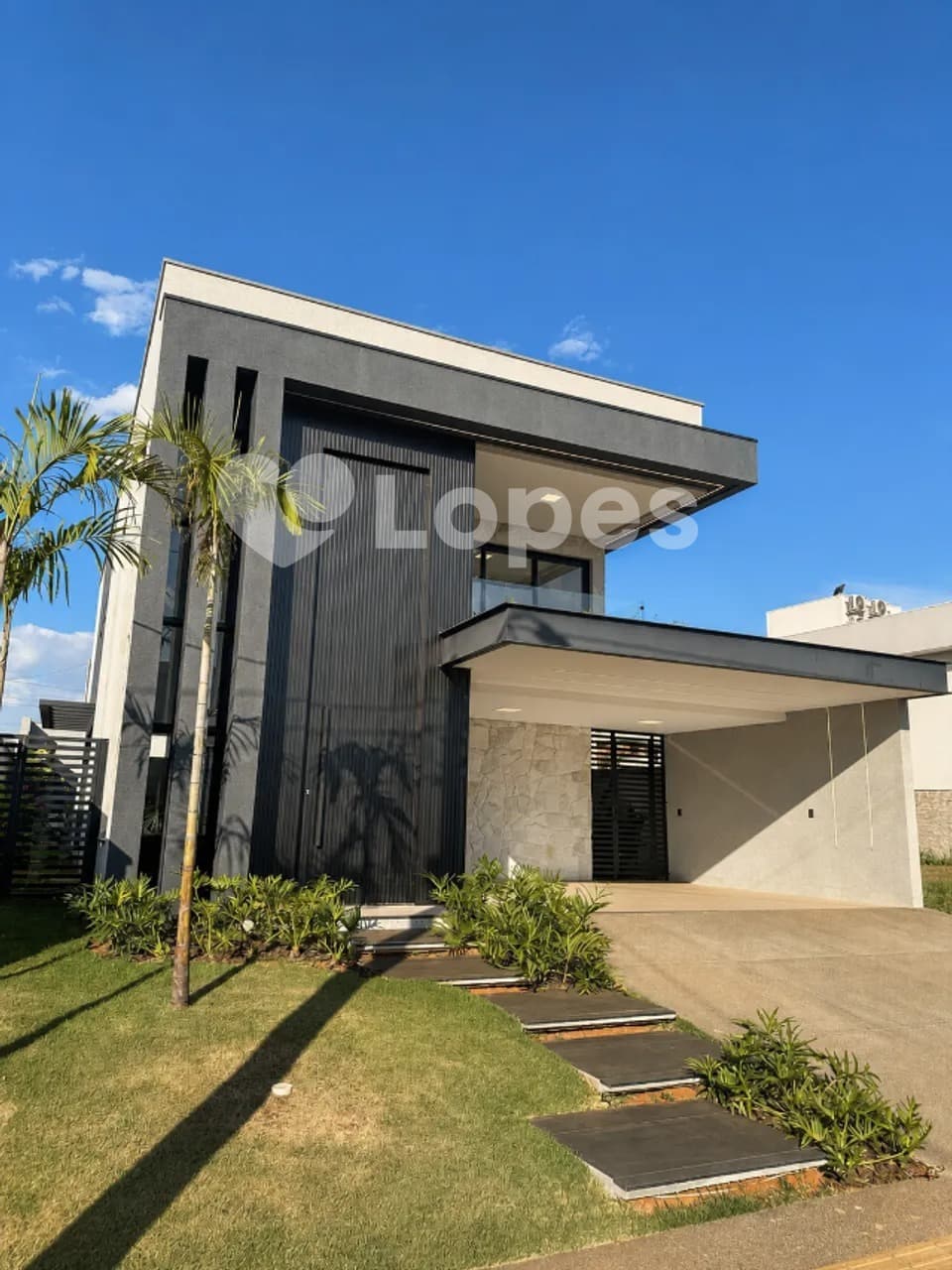 Sobrado 4 Suítes no Jardins Capri – Goiânia