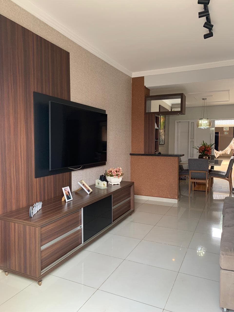 Linda Casa Sobrado de 195 m2 no Jardim Bela Vista