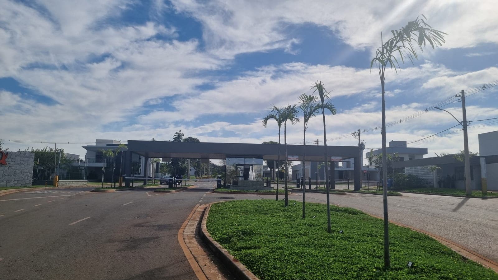 O cenário perfeito para a casa dos seus sonhos no Terras Alpha 1!