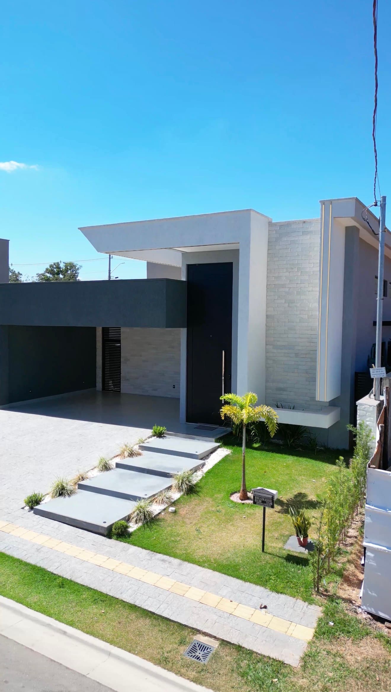 CASA TERREA CONDOMÍNIO JARDINS NAPOLES