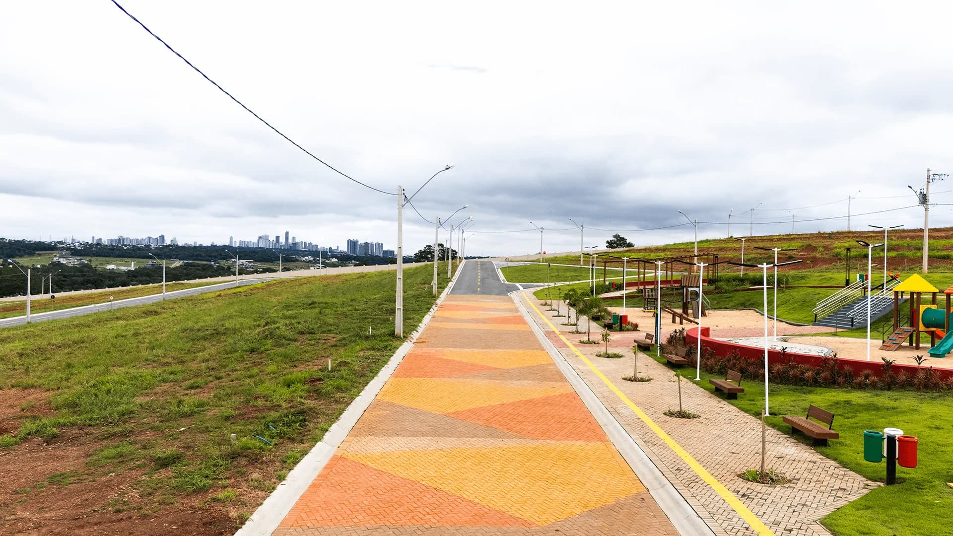 VENDO LOTE- VINHAS FLAMBOYANT - SENADO CANEDO