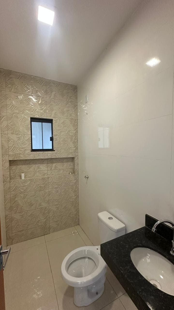 Casa a venda de 3 quartos e 1 suítes Jardim Veneza Ap. De Goiânia