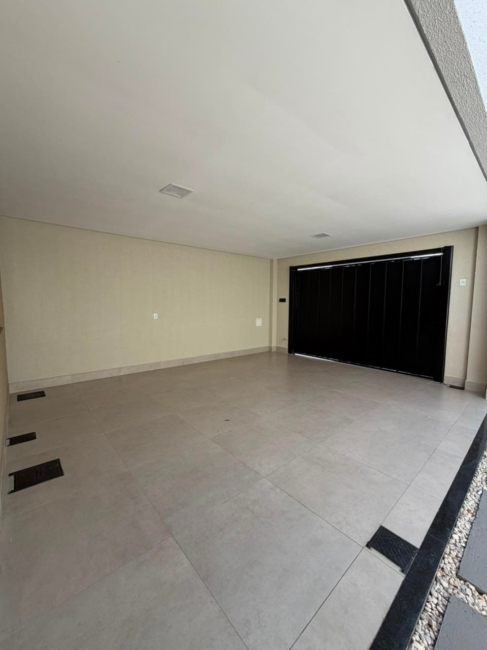 Casa Nova com Piscina e Área Gourmet | 3 Quartos | Bairro das Indústrias – Senador Canedo