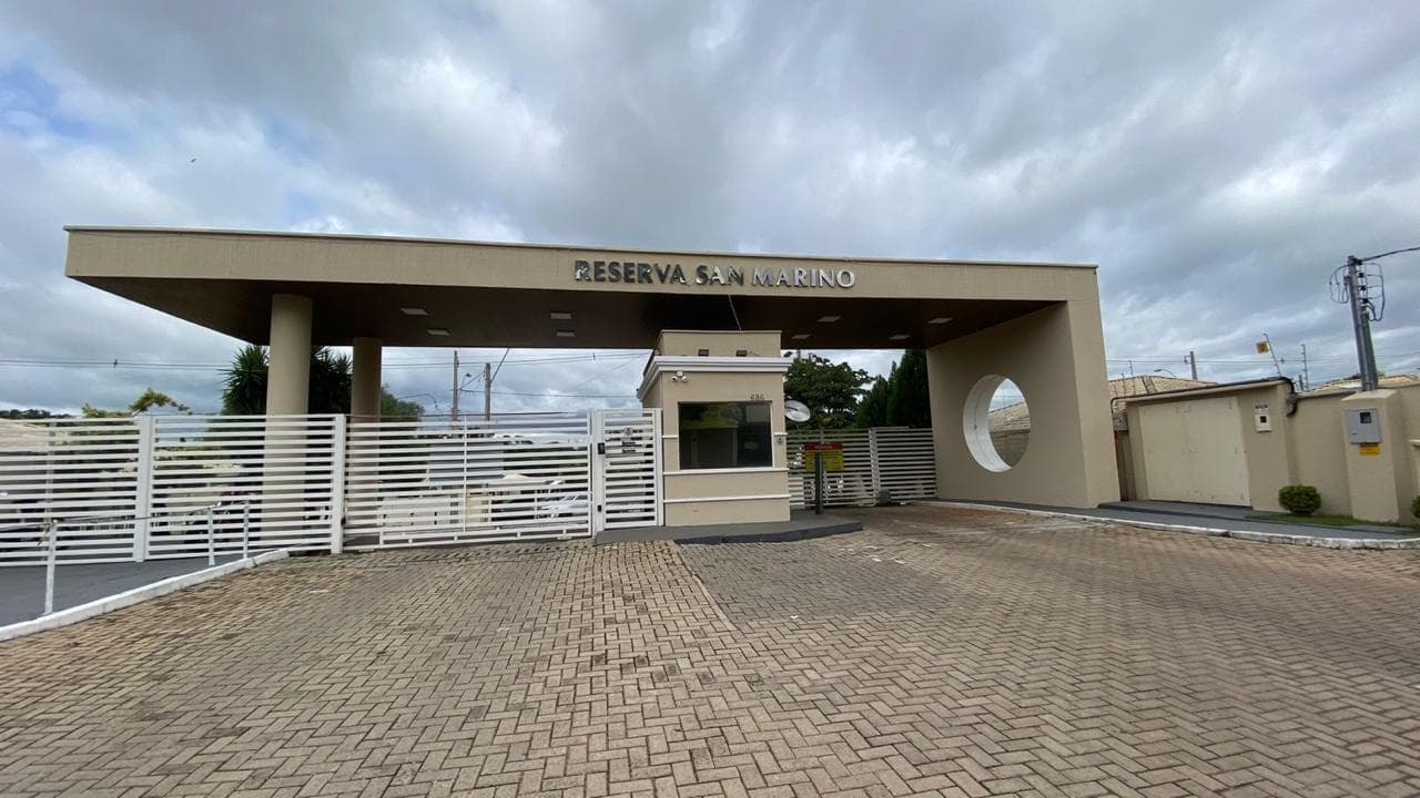 Casa em Condomínio Fechado 2 Quartos uma suite, Área Gourmet Lazer Completo fogão