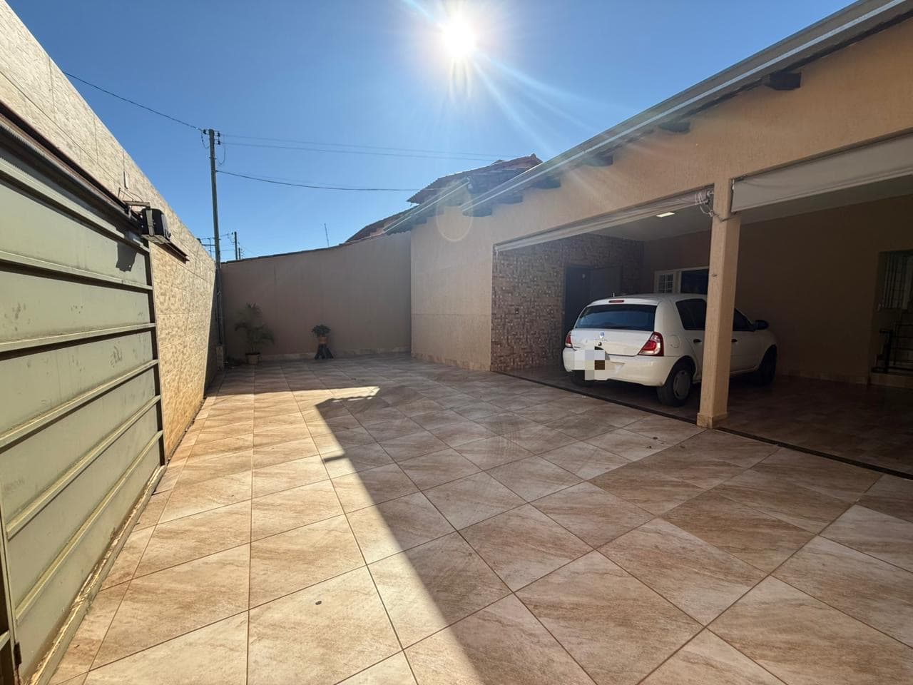 Sobrado à Venda no Jardim Colorado – 4 Quartos, 2 Suítes e Amplo Quintal