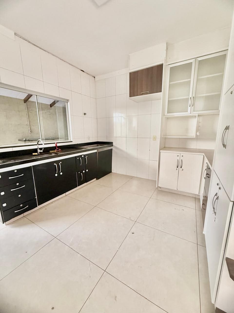 Casa 3 Quartos com Suíte, Poço Artesiano e Jacuzzi – Setor Faiçalville Oportunidade! com Churrasqueira e Jacuzzi
