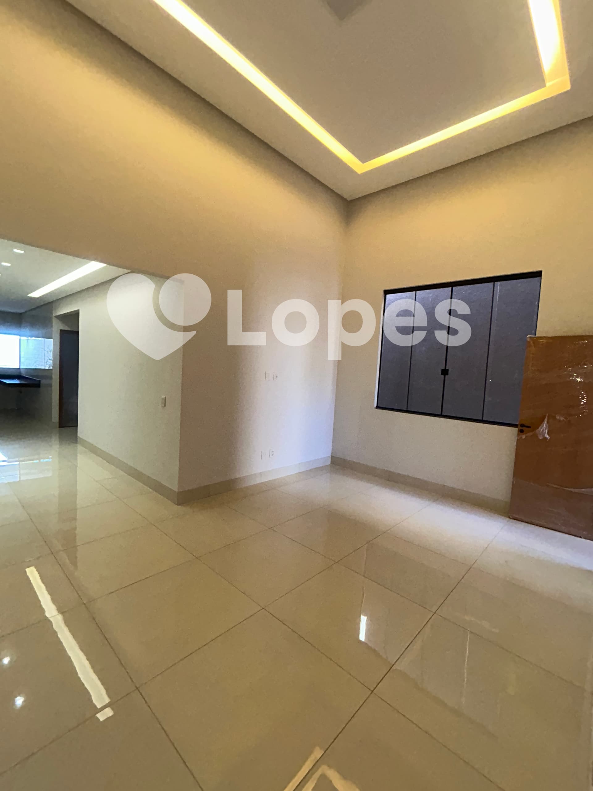 Casa 3 Quartos com Piscina Aquecida | Setor Itapuã | A Poucos Minutos do Buriti Shopping