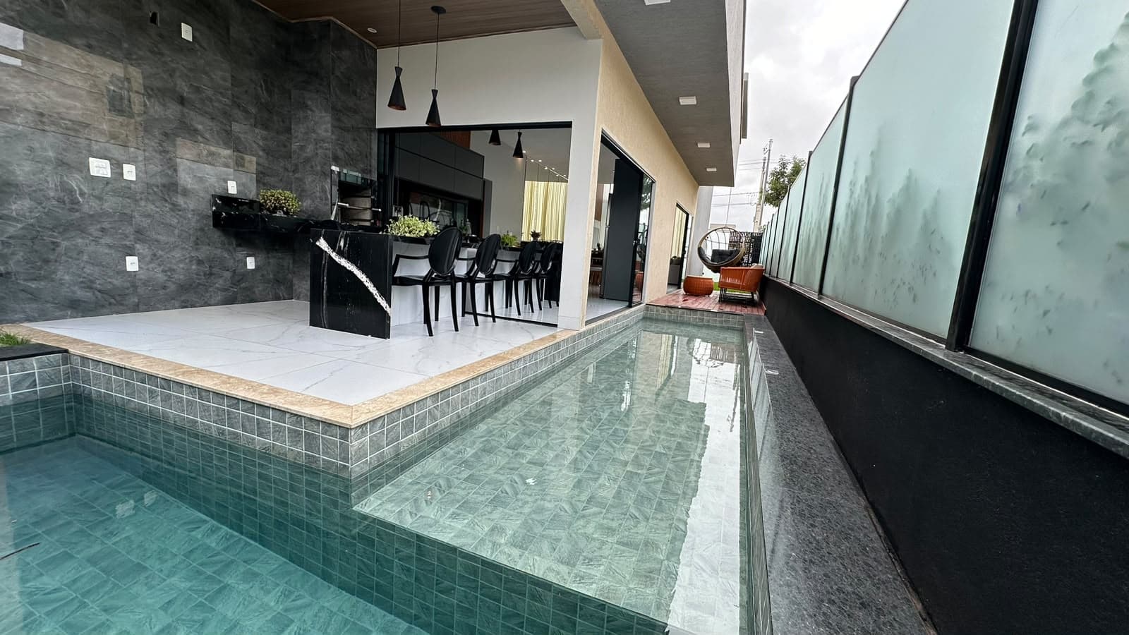 CASA PARQVILLE PINHEIROS – OPORTUNIDADE -CONDOMINIO FECHADO - APARECIDA DE GOIÂNIA