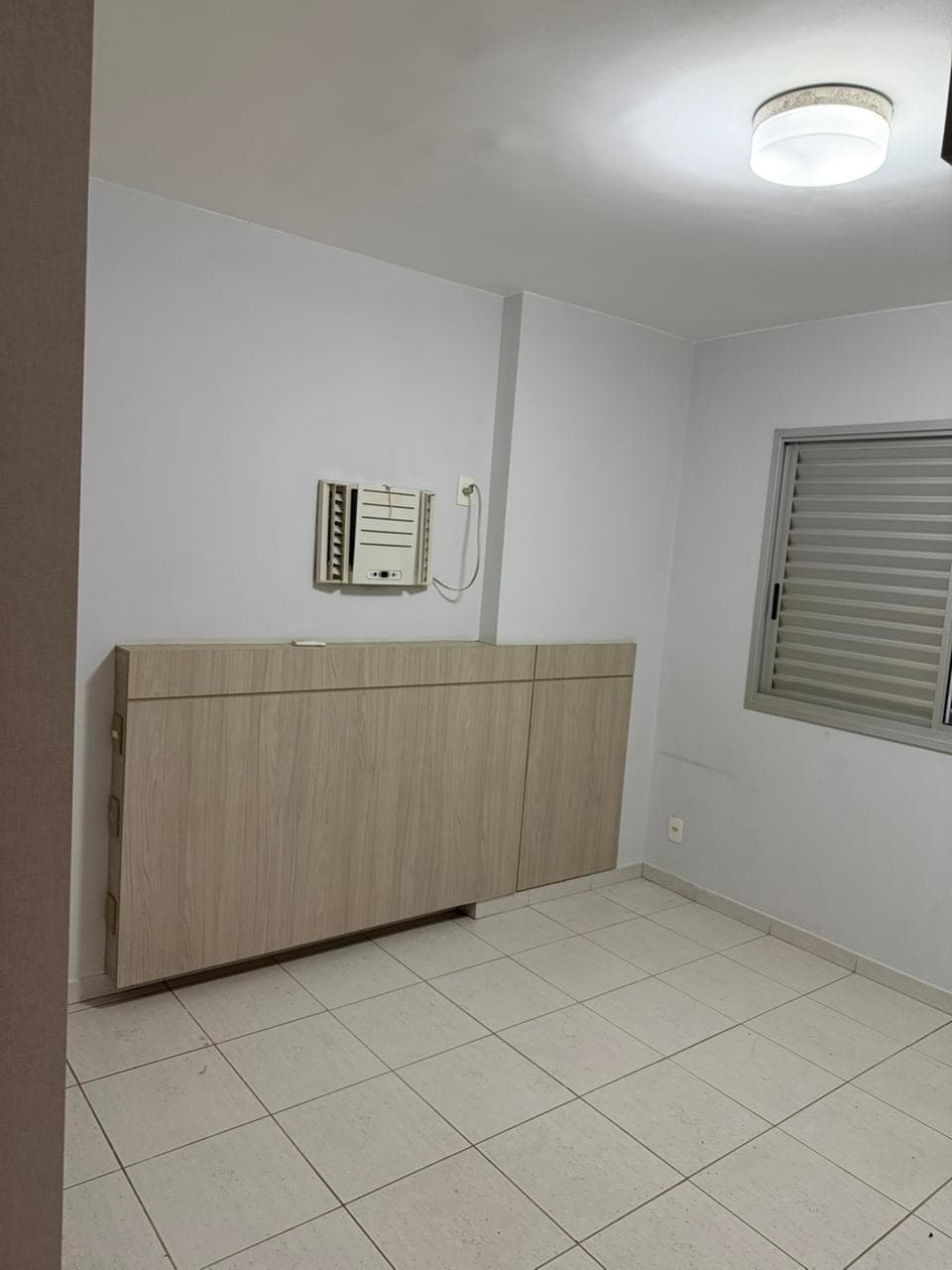 Apartamento 2/4 com Suíte Completo armários, 2 vagas e Ar-Condicionado nos Quartos, lazer completo- Goiânia