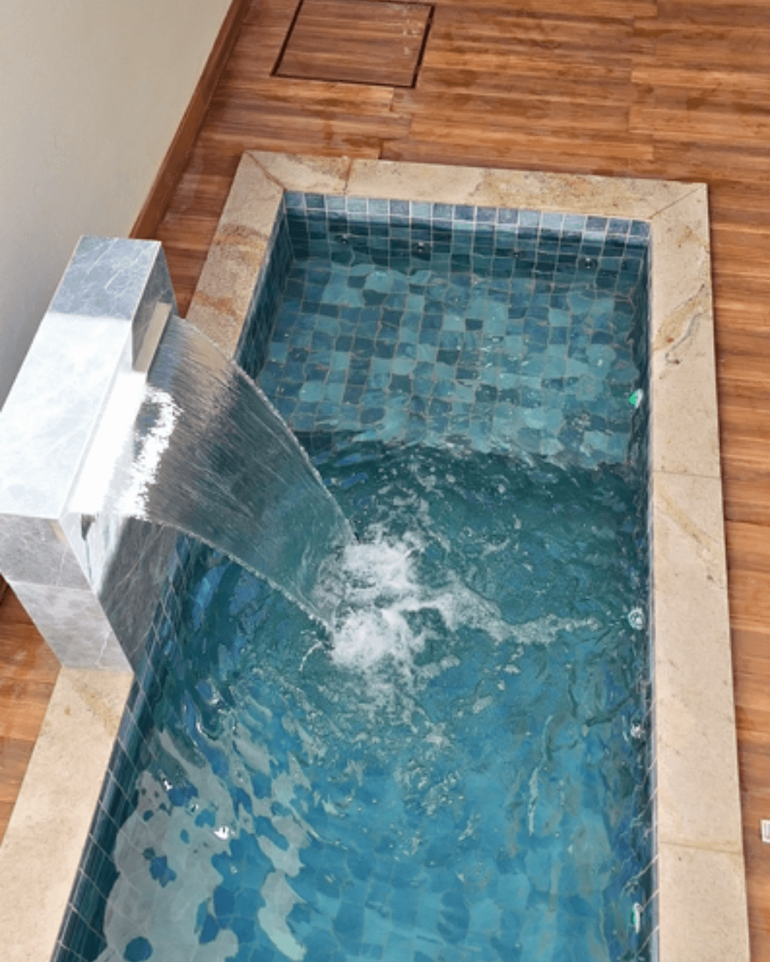 Casa C/ Piscina e Área Gourmet | 3 Quartos | 1 Suíte Master + Closet - Residencial Ravena