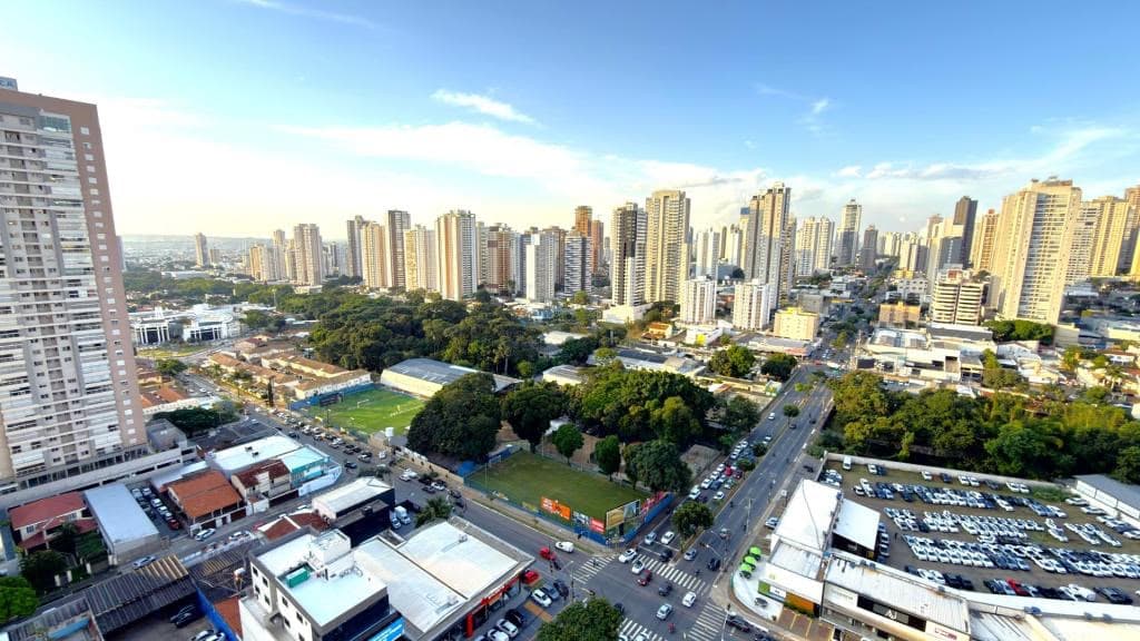 Apartamento 1Q com Sol da Manhã e Vista Livre – Região do Vaca Brava