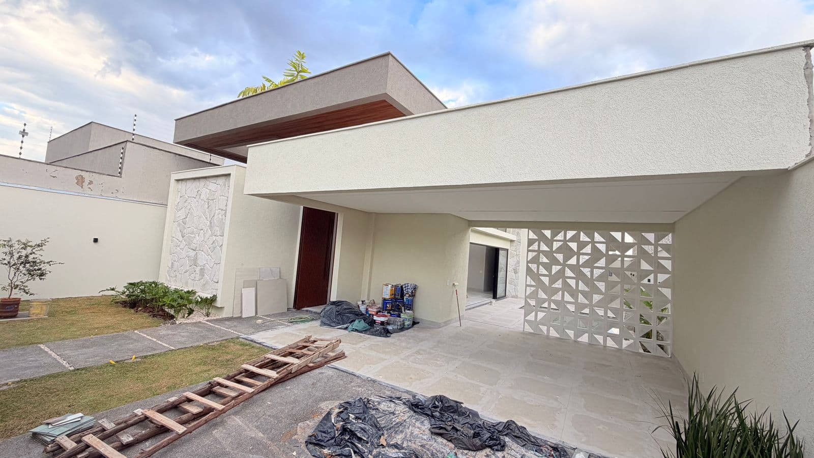 Casa Nova 4Quartos com suítes, sala ampla, sozinha lote, e Espaço Home Cinema Jardim Atlântico