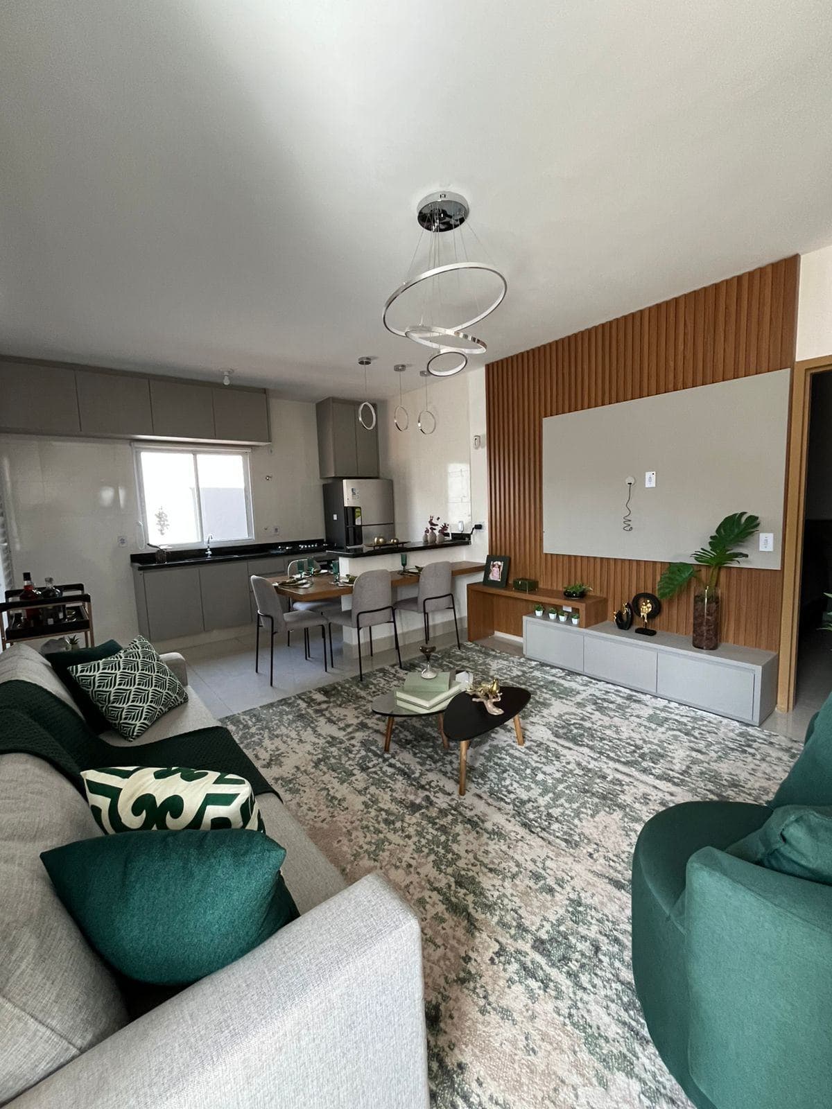 Casa 3 Quartos no Setor das Mansões, Próximo do Aparecida Shopping