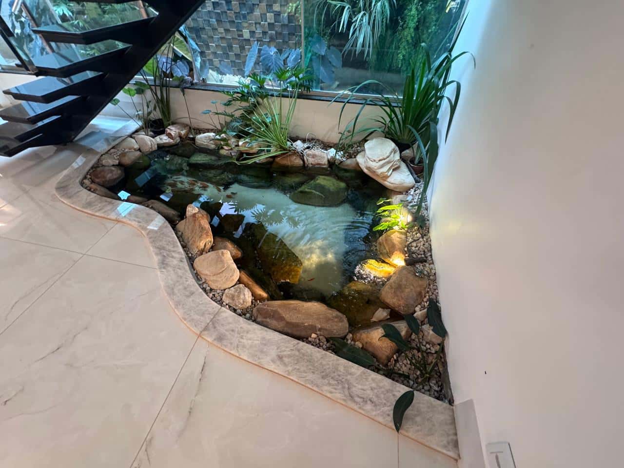 Sobrado com 4 quartos à venda, 338m² - Jardins Madri