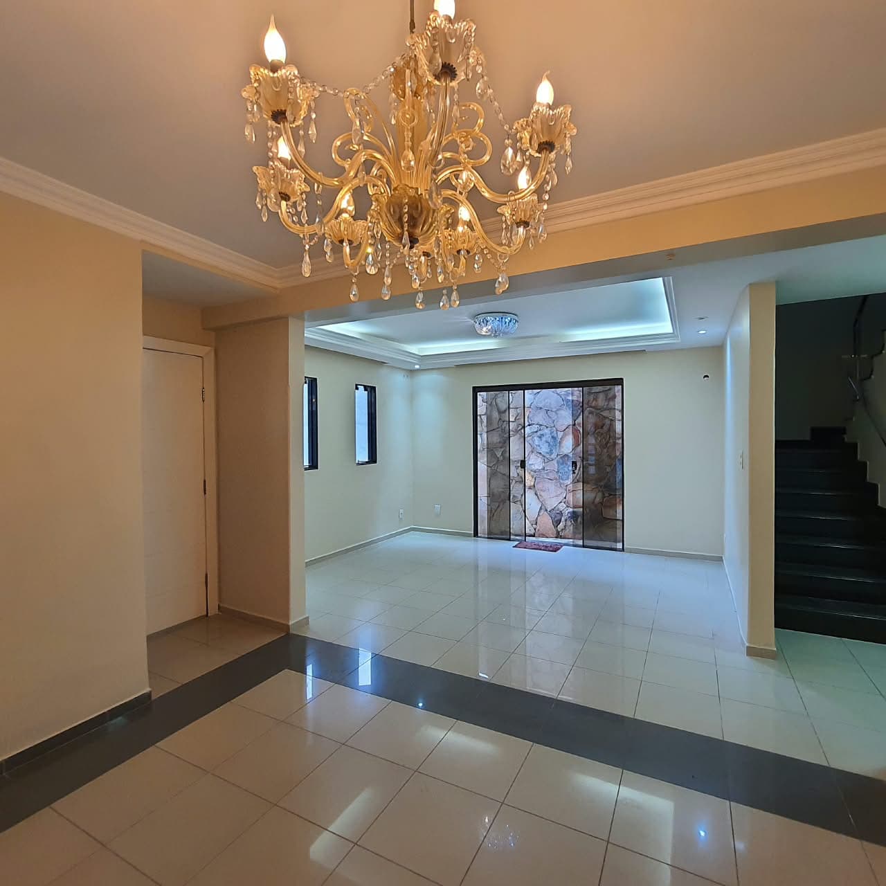 Sobrado 4/4, sendo 1 suíte, 310 m2, Jardim América