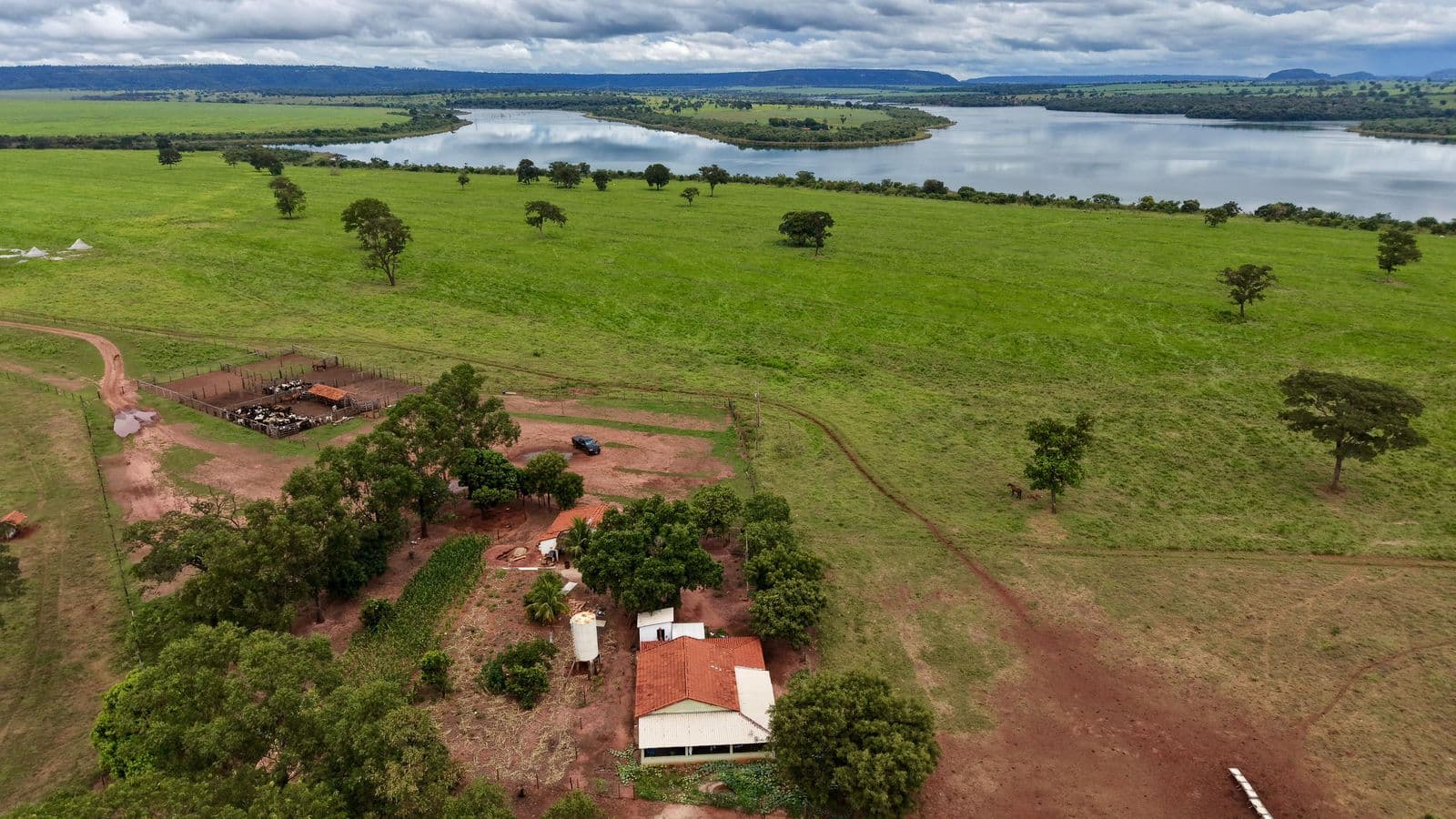 FAZENDA Á VENDA EM GOIÁS - 97 ALQUEIRES COM GRANDE DISPONIBILIDADE DE ÁGUA - DULPA APTIDÃO ÓTIMA ESTRUTURA PARA PECUÁRIA E AGRICULTURA