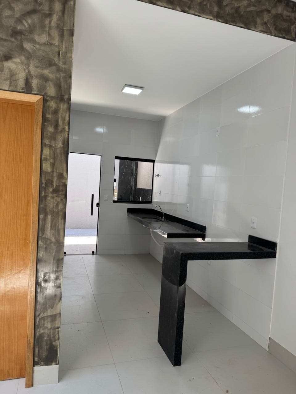 Casa no Setor Orlando de Morais, Goiânia - Entrada de R$ 22 mil, 2 quartos, Suíte e Área Gourmet