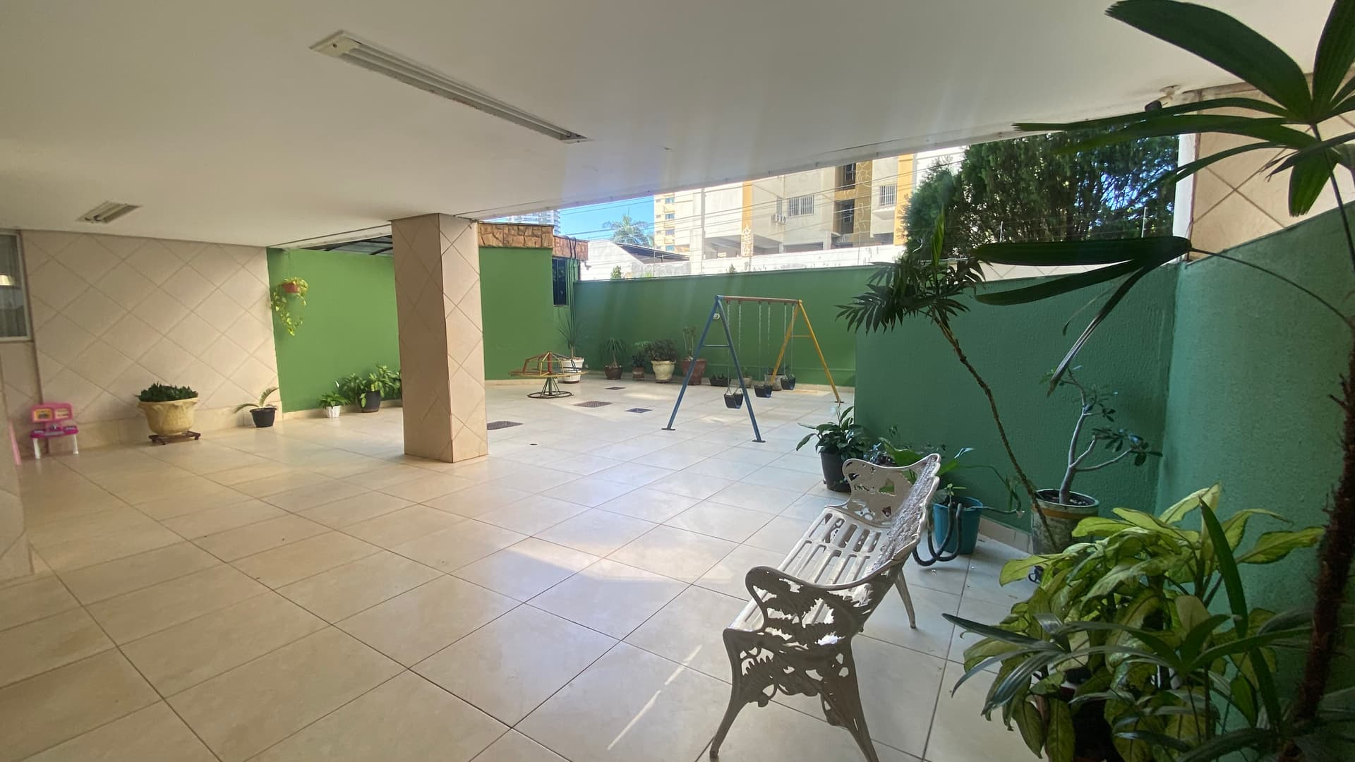 Apartamento com 2 quartos sendo 1 suite próximo UNIRV